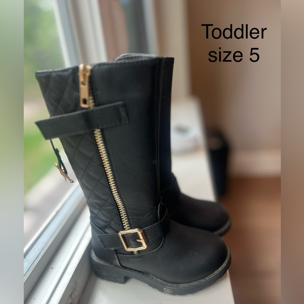 THE cutest girls boots! Size 5 toddler. Only worn ONCE!
